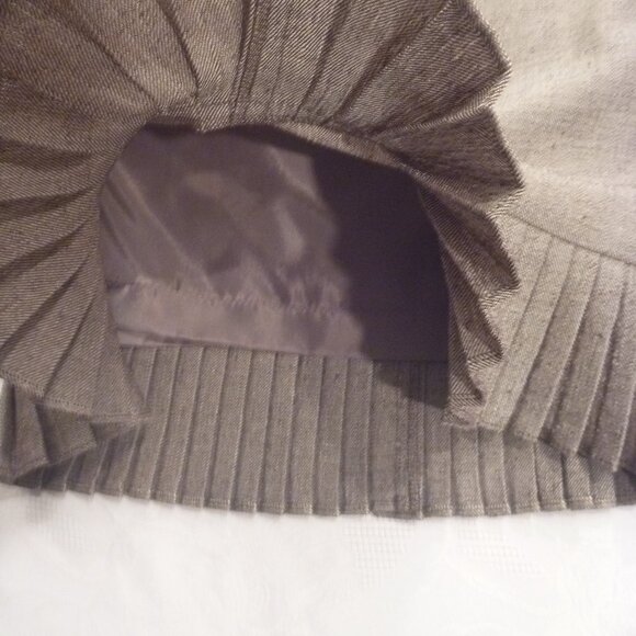 New Le Suit Skirt Set Size 8 Ruffle Pleated Hem Tan Beige Lapel Scarf 3-Piece - Picture 5 of 15